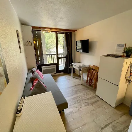Joli Studio Avec Parking Prive Apartment